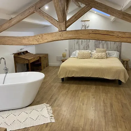 Maison 4 Avec Piscine Holiday home *
