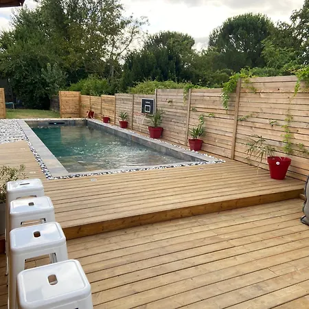 Maison 4 Avec Piscine Holiday home *